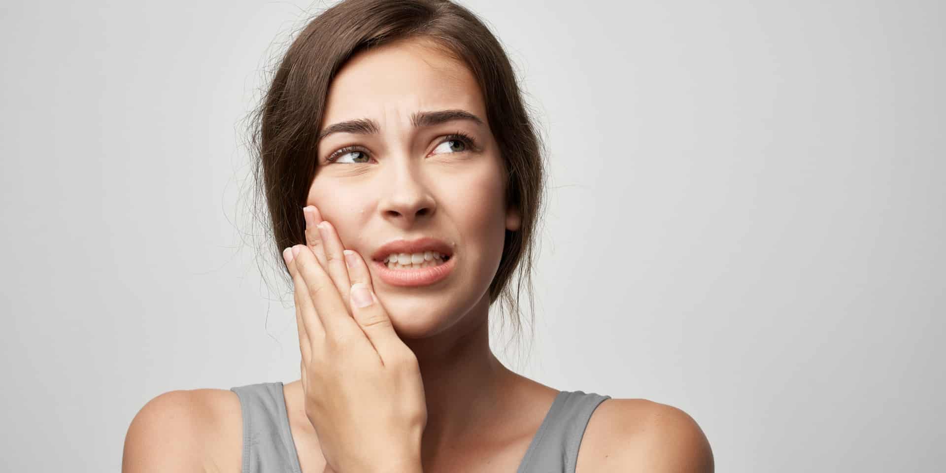 causes douleurs mâchoire